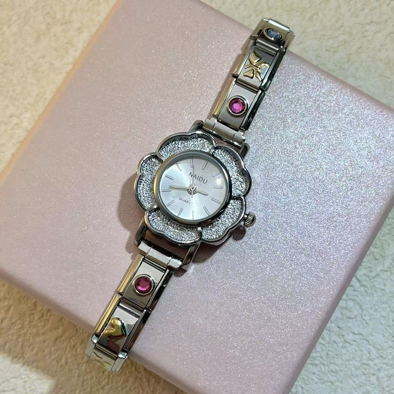 Relógios de quartzo femininos  - Luxury Watch Gift For Her avaliação e preço