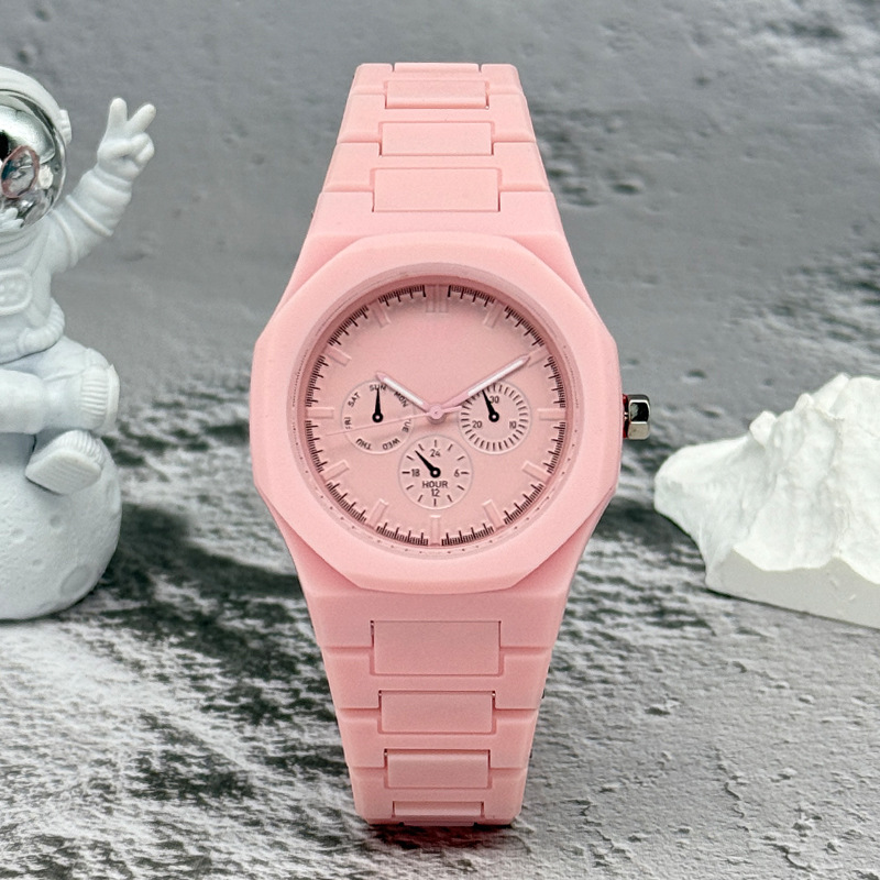 Relógio de Marca Famosa com Mo - Luxury Watch Mockup avaliação e preço