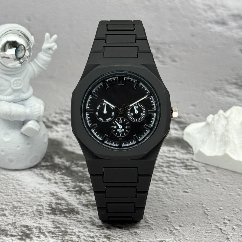 Relógio de Marca Famosa com Mo - Luxury Watch Mockup avaliação e preço